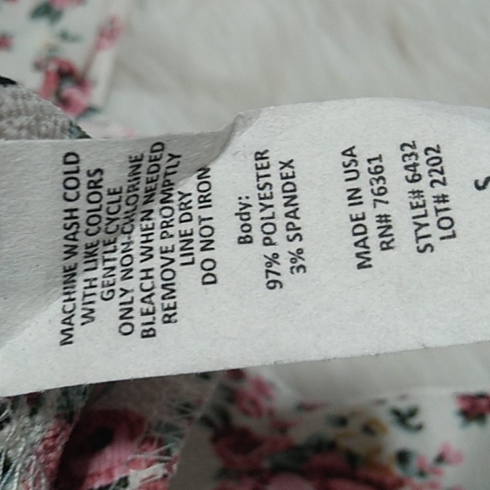 SALE! Mom & Co. Maternity Top Sz.S Couple Fixable Flaws (BX82) - Picture 7 of 9
